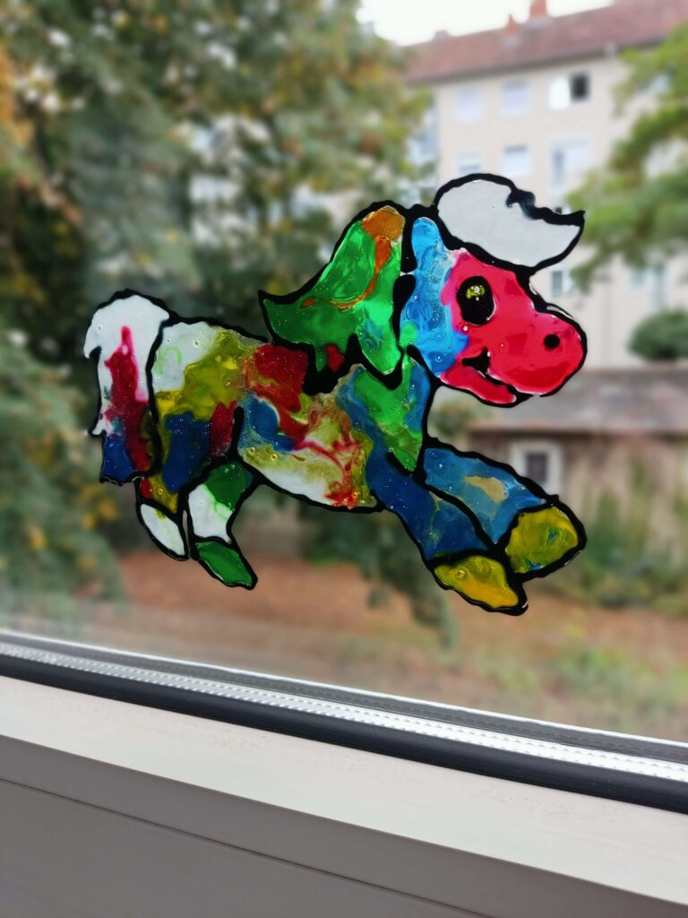 Fertiges Pferd am Fenster.